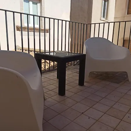 Oda ve Kahvaltı Five Siraküza