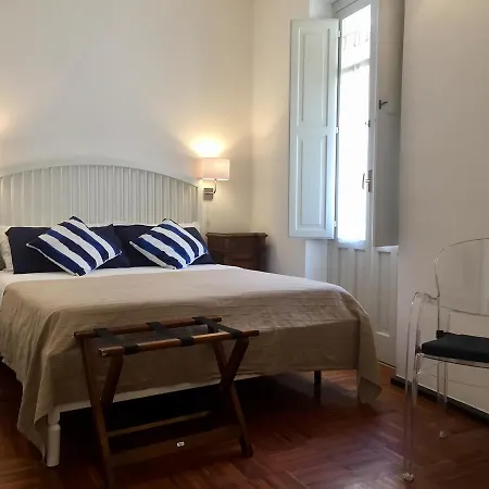 Five Bed & Breakfast *