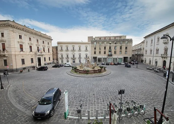 Five לינה וארוחת בוקר 4*