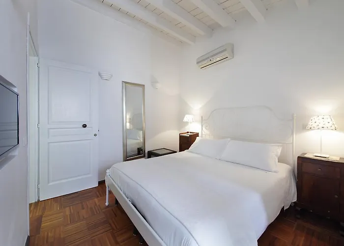 Five לינה וארוחת בוקר