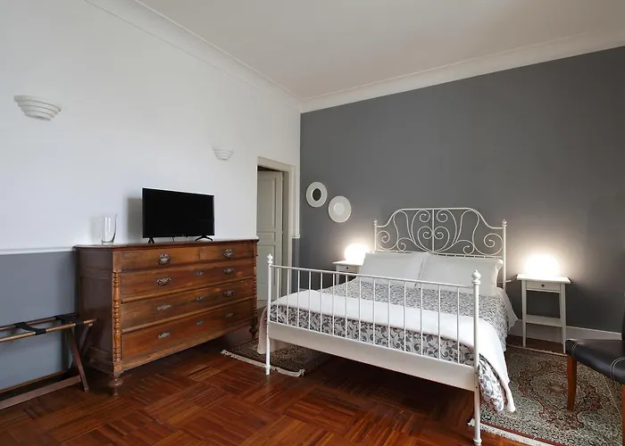 Bed & Breakfast Five 4*