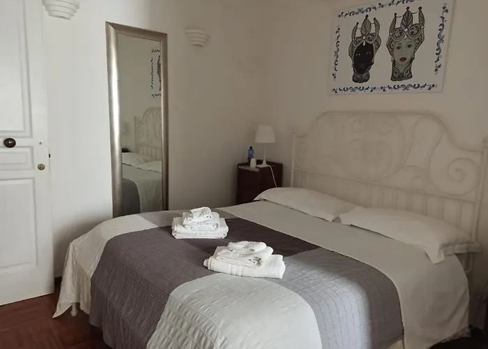 Five Bed & Breakfast